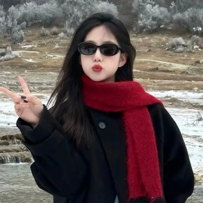远看是蔚蓝的春天 海报
